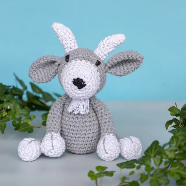 Crochet kit - Giorgio the goat