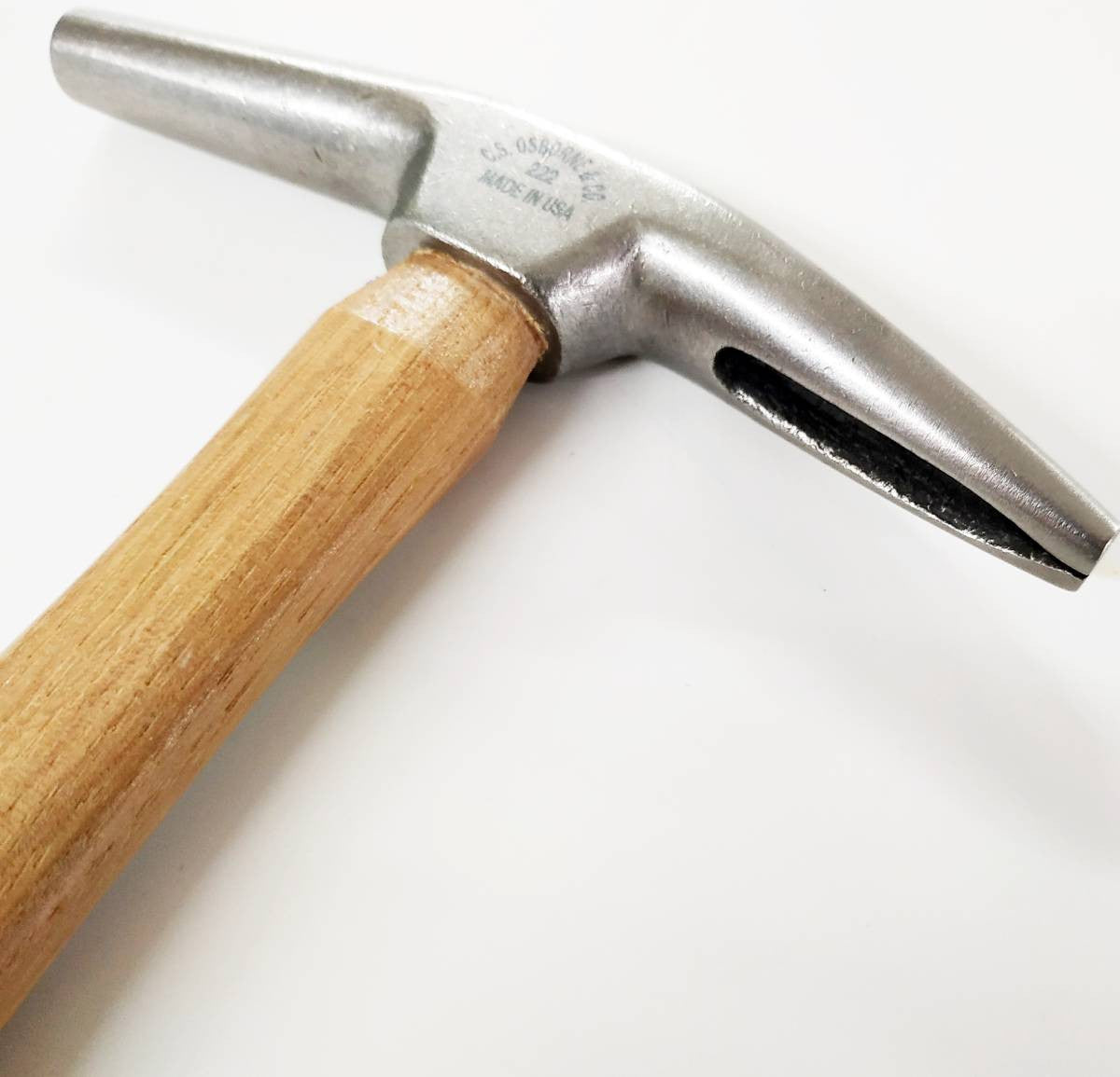 Magnetic upholstery hammer