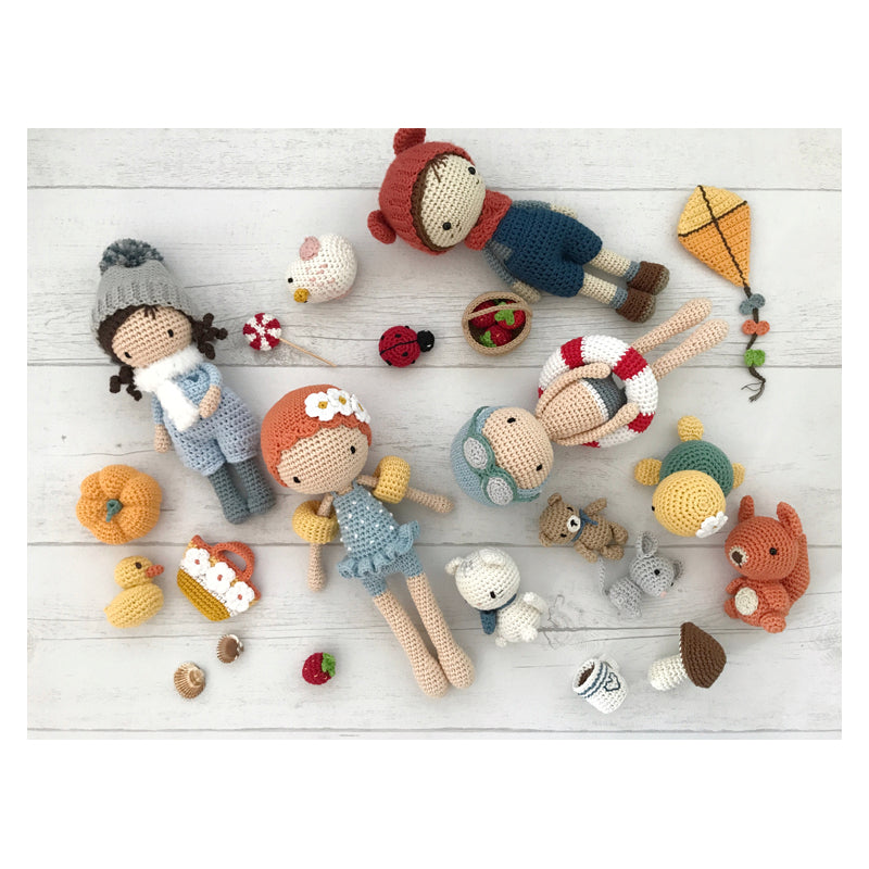 Book Lulu hook dolls