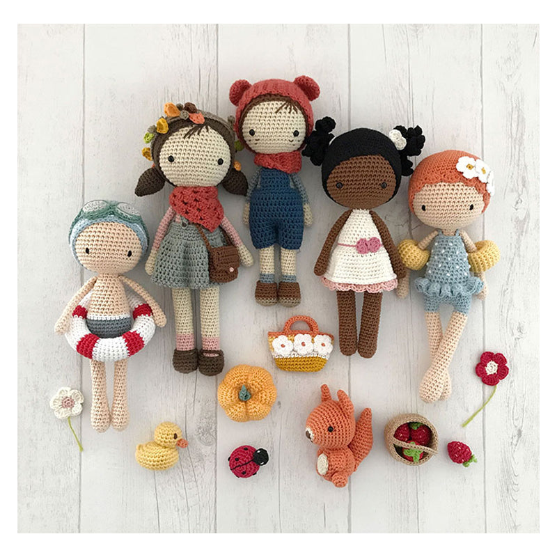 Book Lulu hook dolls