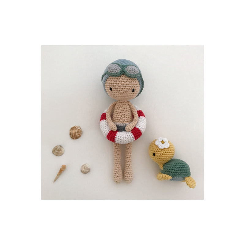 Book Lulu hook dolls