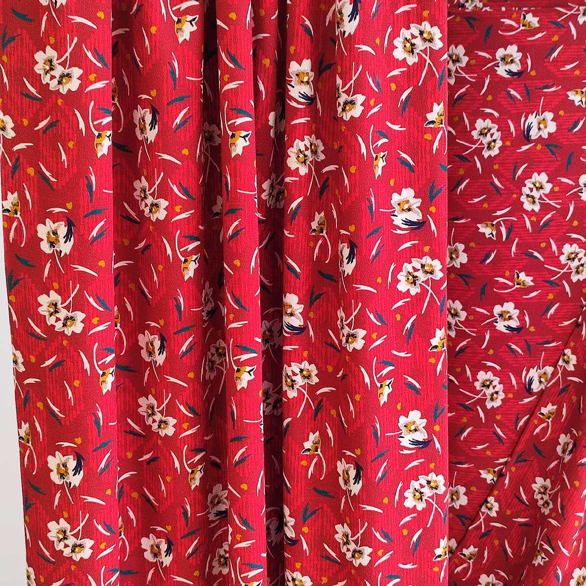 Viscose pancake fabric beautiful scarlet season - My Dress made x Rascol