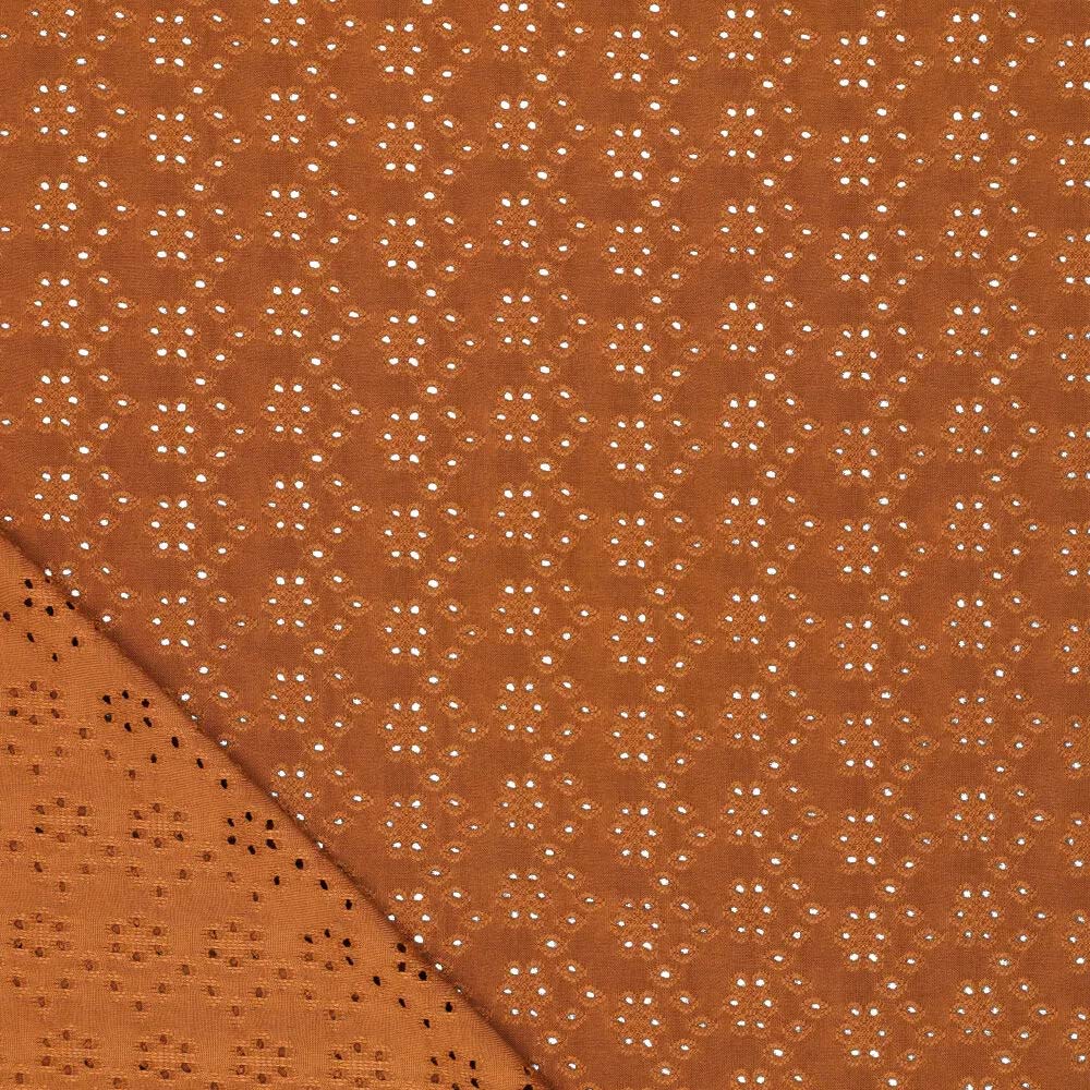 Extendable English embroidery fabric - hazelnut