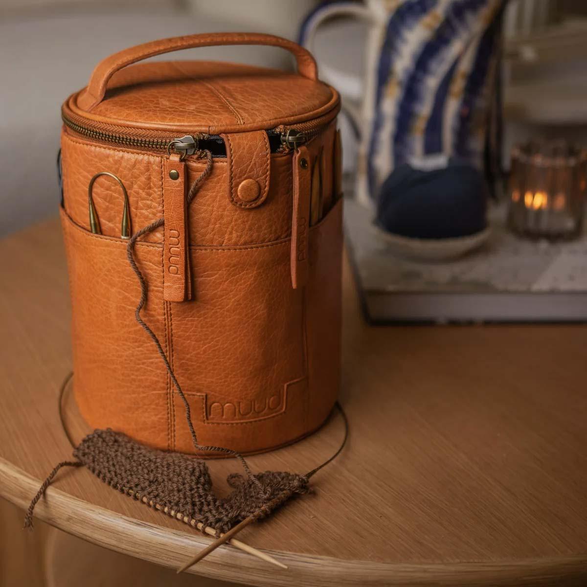 Sac de rangement en cuir pour le tricot Muud Saturn - Whisky