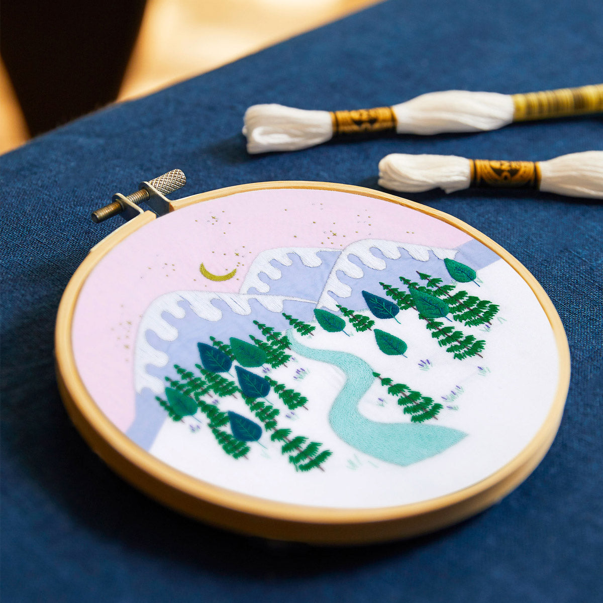 Embroidery kit - Winter landscape