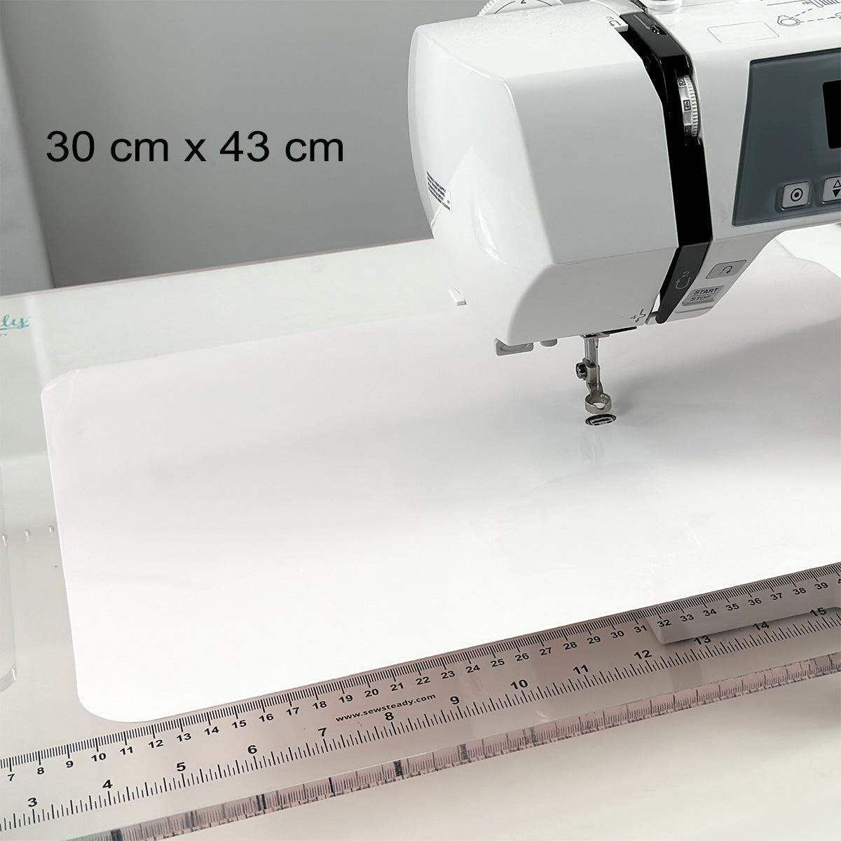 Feuille de glissement pour machine à coudre Supreme Slider - 30 cm x 43 cm