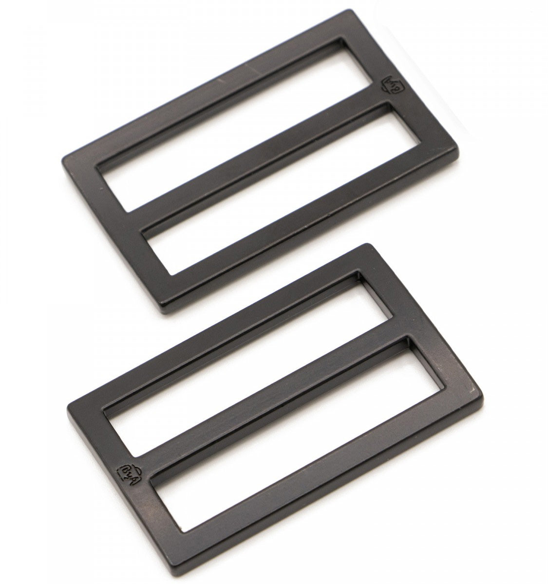 Set of 2 sliding loops 22 x 38 mm black