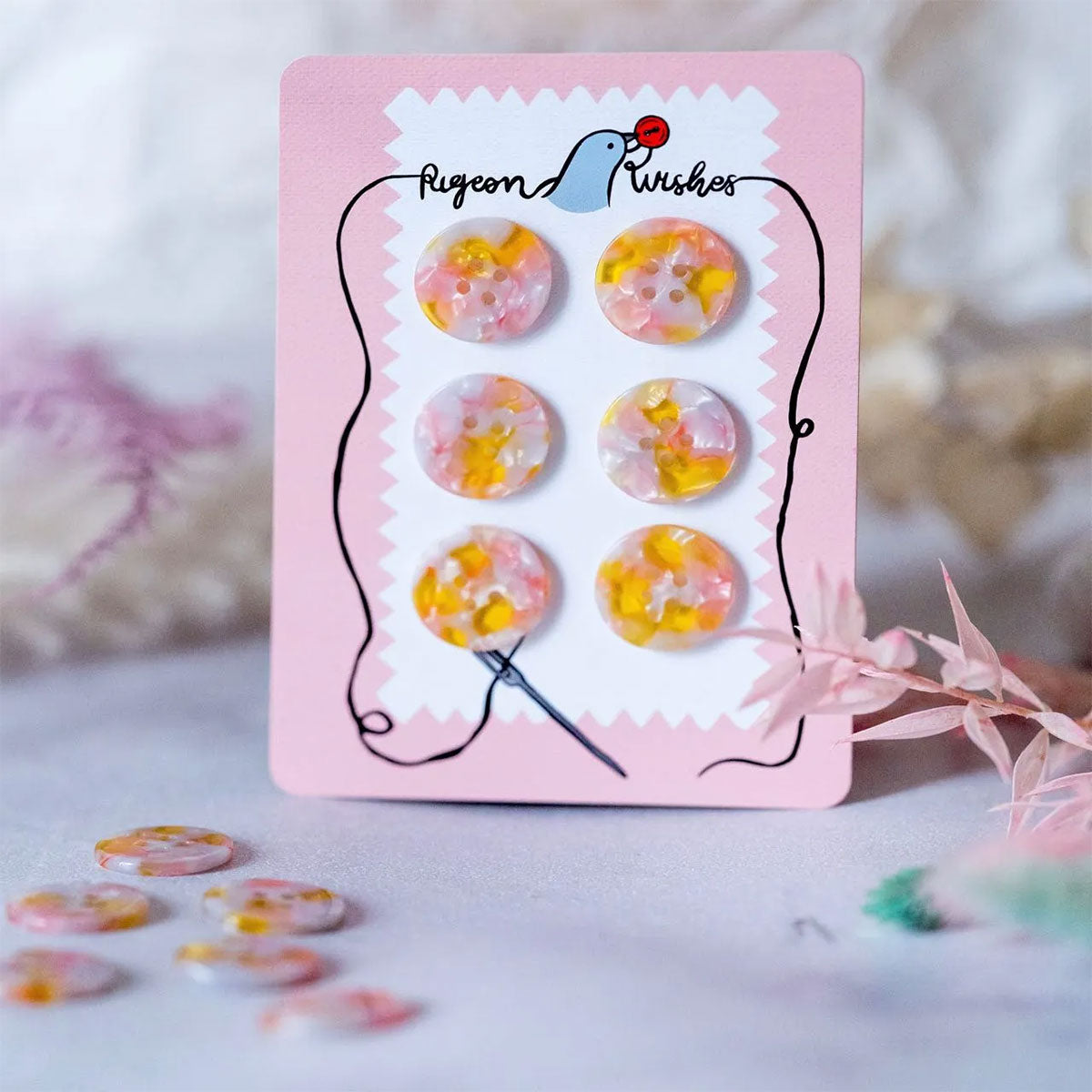 Carte de 6 boutons en biorésine 25 mm 4 trous - Fanciful