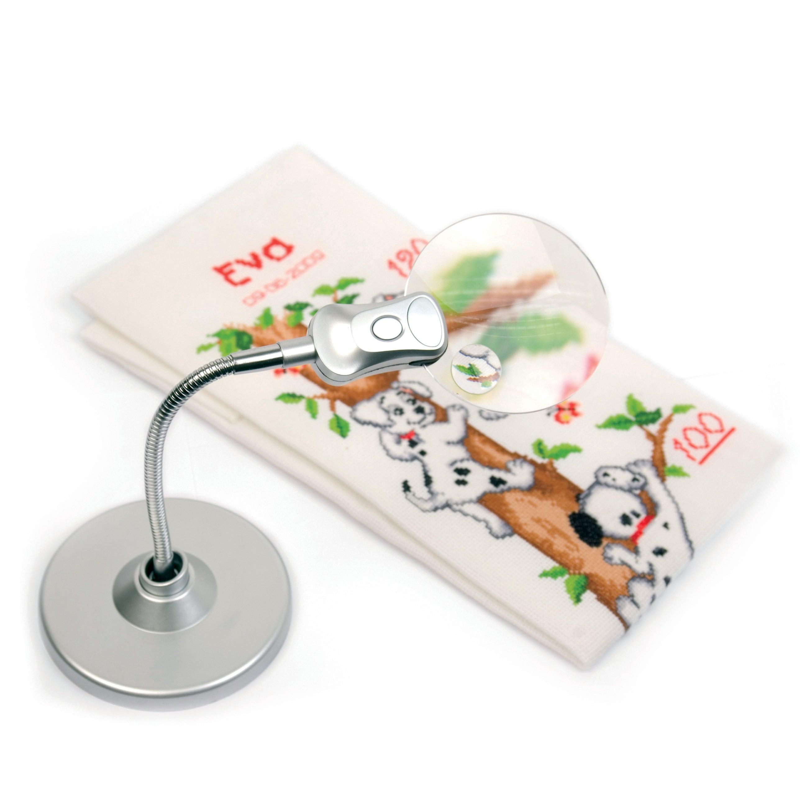 Table magnifying glass with Purelite LED lighting