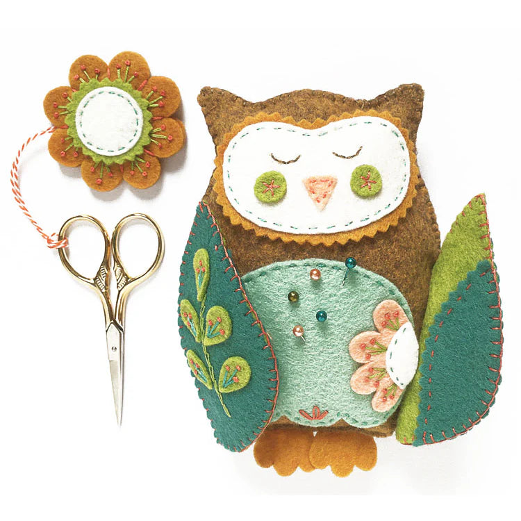 Petitte felt kit Pine picnies and scissors