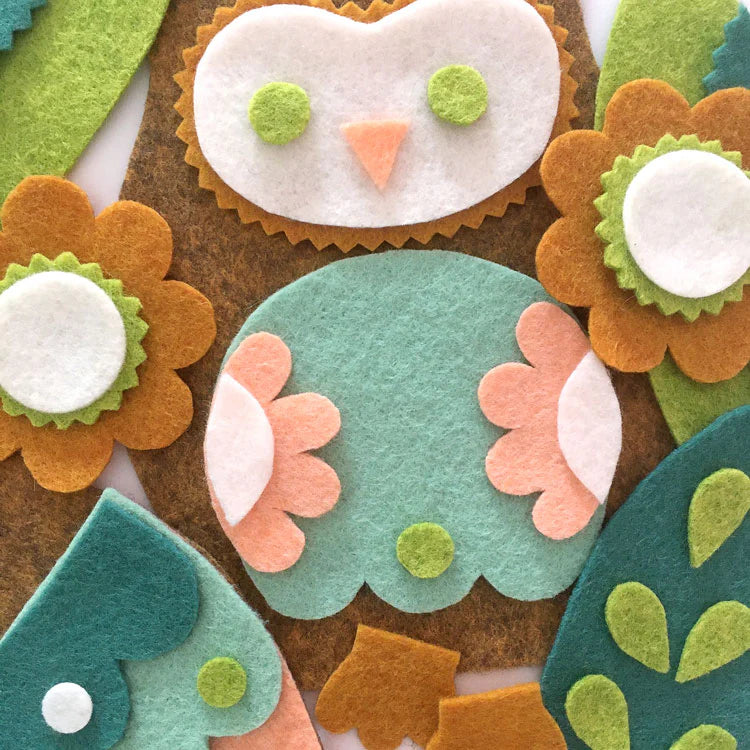 Petitte felt kit Pine picnies and scissors