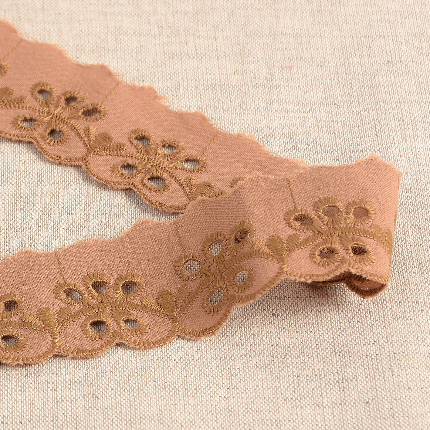 Broderie Anglaise fleurs festonnée Inaya - Nougat