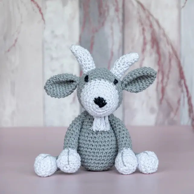 Crochet kit - Giorgio the goat