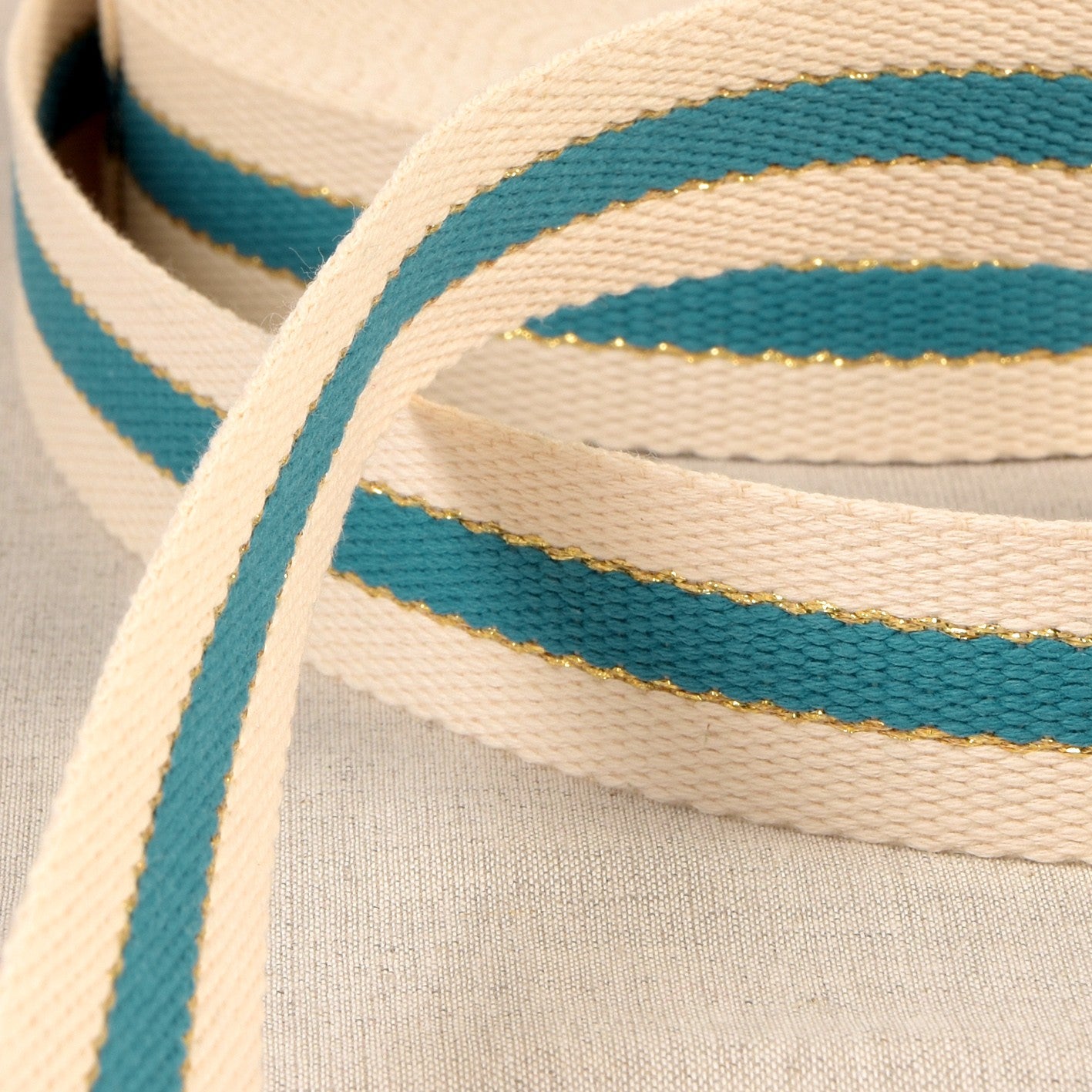 White hat elastic