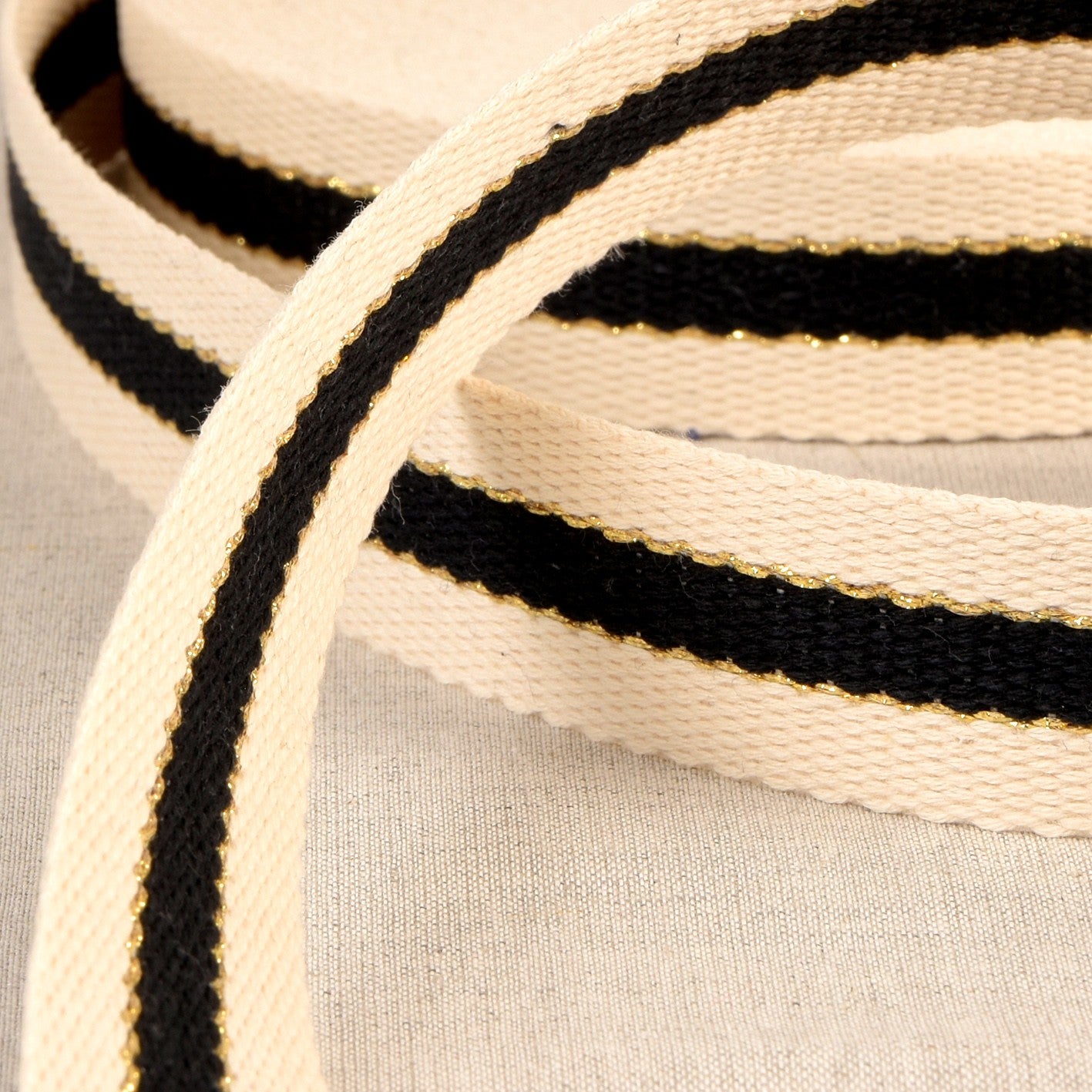 White hat elastic